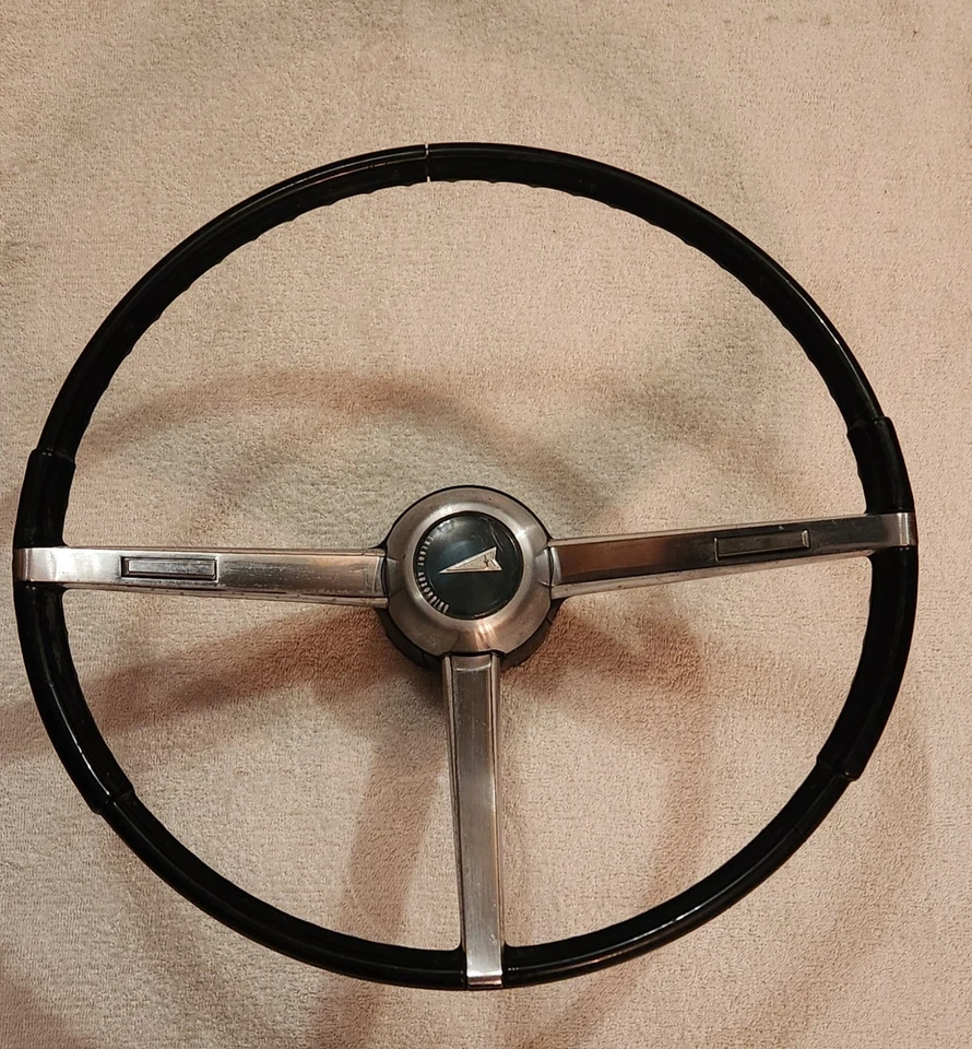 1966 - 67 庞蒂亚克 GTO - LeMans - 暴风雨方向盘 — 第 1/4 张图片