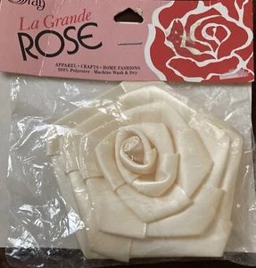 Rosa satinada para coser artesanía flor aplique tela rosas sombreros - Imagen 1 de 2
