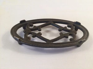 Muñeca antigua de juguete de metal para niños con reposo de hierro - Imagen 1 de 7