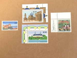 German Castles ! On 4 older mint Stamps, e.g. Heidelberg Castle, 1996, 1988 - Picture 1 of 3