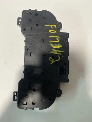 Used Speedometer Gauge fits: 2007 Gmc Yukon new style smooth door skin cluster M - Image 1 of 4