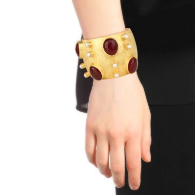 Brazaletes brazaletes abiertos anchos y grandes enchapados en oro de 18 quilates en ónix rojo y perla boda Foto 1 de 4