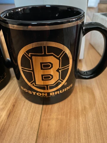 NFL 1990 Boston Bruins Black With Gold Color Coffee Mug - NEW Cover