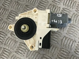 Moteur de lève Vitre Arrière Droit - RENAULT Laguna III (3) - Réf : 827300001R-A - Picture 1 of 3