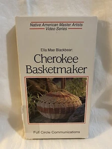 Ella Mae Blackbear: Cherokee Basketmaker VHS Native American Master Artists Okla - Imagen 1 de 2