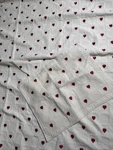 Trapunta Vintage Bianca Con Cuori Rossi 90x92” Cracker Barrel Donna Sharp Design 1 Finta - Foto 1 di 6