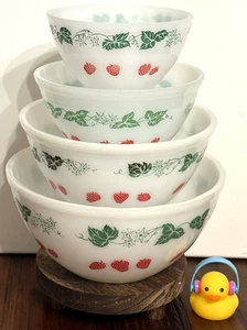 Agee Pyrex Strawberries Nesting Bowl Set of 4 Vintage - Picture 1 of 15