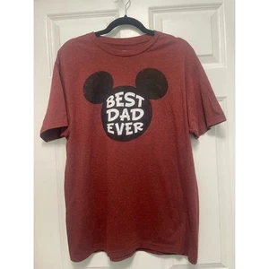 Disney Best Dad Ever weinrot T-Shirt Logo Größe L Vatertag - Bild 1 von 2