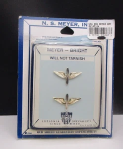 Juego de 2 dispositivos de cuello de aviación oficial del ejército de la era de Vietnam / NUEVO LOTE ANTIGUO - Imagen 1 de 3