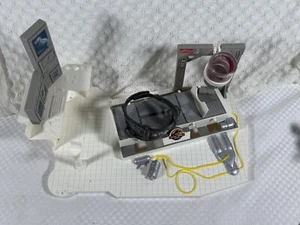 Jurassic Park Lost World 1997 Kenner Dino-Damage Medical Center Vintage - Picture 1 of 7