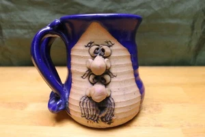 Handgefertigter Steinzeug blaue Glasur Kaffeebecher signiert doppelseitig doppelte Griffe - Bild 1 von 11