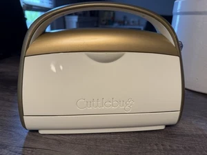 Cricut Cuttlebug Anna Griffin Gold *MACHINE ONLY* Plates NOT included - Picture 1 of 8