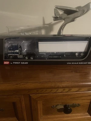 DCP by First Gear 1/64 Wisconsin Express Lines.Tractor/Trailer. Brand New. - Image 1 of 4