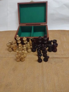 Vintage Jester CarvedWooden Chess TravelSet Felt on Pieces Complt8"x 5" x3" Box - Picture 1 of 6