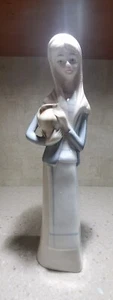Lladro Style Woman with Jug Vintage Figurine - Picture 1 of 6