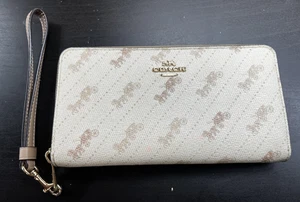 Cartera Coach larga con cremallera alrededor de caballo y carruaje - Imagen 1 de 6