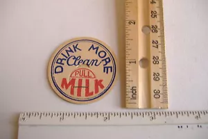 ~VINTAGE~BEVI LATTE PIÙ PULITO~TIRA~TOP BOTTIGLIA LATTE~ - Foto 1 di 2