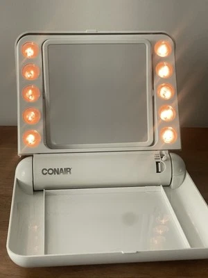 Espejo de Maquillaje Iluminado Vintage CONAIR True Reflections Doble Inclinación Años 60’s Foto 1 de 4