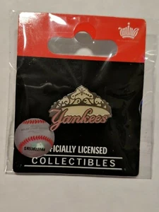  New York YANKEES TIARA PINK LOGO Lapel Pin AMINCO New 2010 - Picture 1 of 3