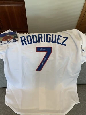 Camiseta firmada por Iván Rodríguez de los Rangers con inscripción en la corte Foto 1 de 4