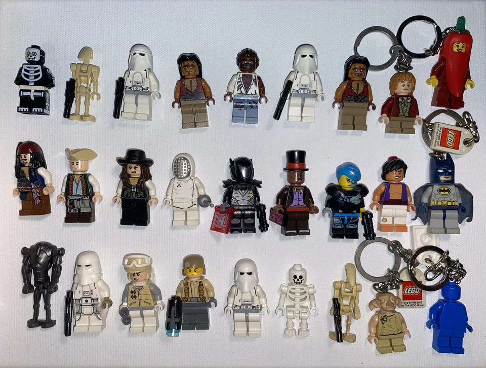 Lego Surtido Minifiguras Lote De 21 Minifiguras Y 5 Llaveros Foto 1 de 1