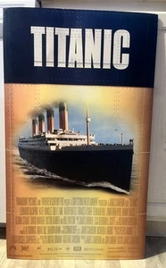 1998 Titanic Movie Leonardo DiCaprio Boat Stack Promotional 3-D Cardboard  RARE - Picture 1 of 8