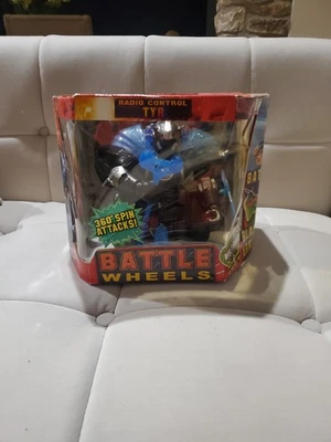 JOHNNY LIGHTNING  BATTLE WHEELS RADIO CONTROL "BLUE" TYR "NEW" - Image 1 of 3