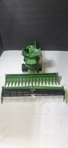 Ertl John Deere Metal/plastic 1/16 Scale S690 Combine - Picture 1 of 12