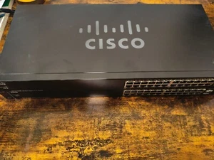 Commutateur réseau Gigabit PoE 24 ports Cisco SG110-24HP - Testé fonctionnel - Photo 1/3