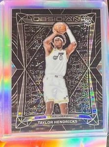 2023-24 Panini Obsidian - #98 Taylor Hendricks Rookie (RC) - Imagen 1 de 2