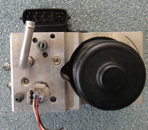 PUMP ASSBLY ABS FOR LEXUS LS430 2001 to 2004 - Picture 1 of 3