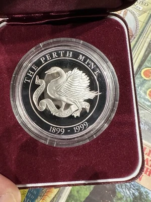 1999 Left Facing Swan The Perth Mint Centenary Medallion Proof Silver Toner - Image 1 of 4