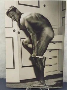 4x6in. Reprint Photo - Attractive Muscular Man Getting Dressed - Gay Interest - Picture 1 of 3
