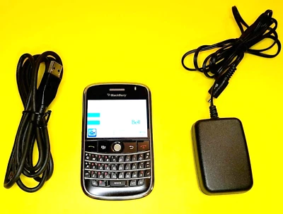 BLACKBERRY BOLD 9000 UNLOCKED QWERTY CELL PHONE TELUS BELL FIDO CHATR ROGERS +++ - Image 1 of 4