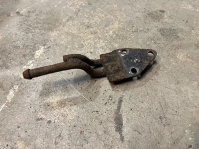 Nissan Infiniti G37 370Z OEM Rear RH Exhaust Muffler Hanger Bracket G37 2dr - Image 1 of 2