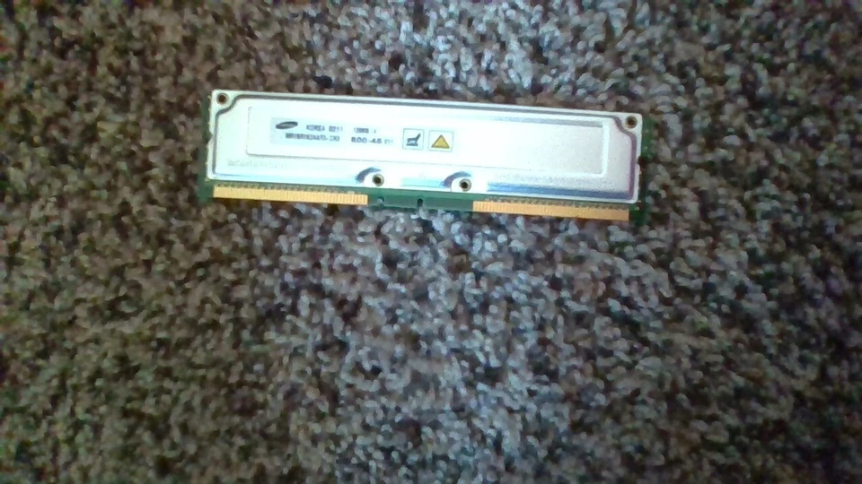 Samsung 128 MB RIMM 800 MHz Memoria RDRAM (MR16R1624AF0CM8) Juego de 4 Foto 1 de 1