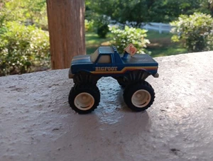 VINTAGE 1991 HOTWHEELS ORIGINAL BIGFOOT FORD MONSTER TRUCK FAT TIRES TOY - Picture 1 of 7