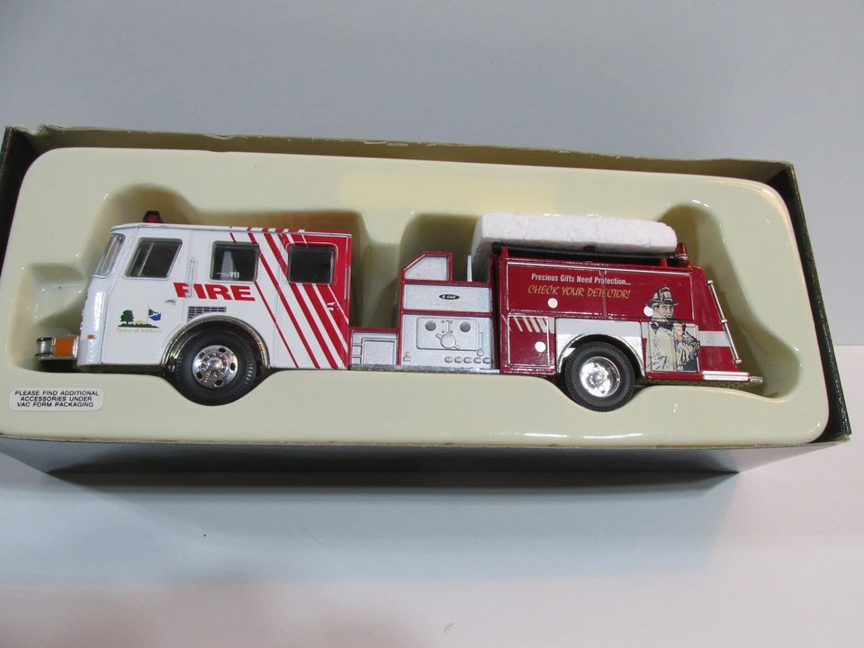 CORGI FIRE TRUCK  CLASSIC #54801 - Image 1 of 1