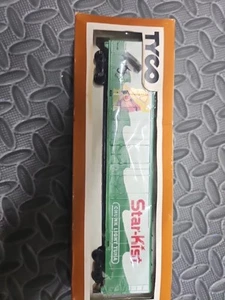 Tyco HO Scale Box Car Starkist, 62' Reefer Car "Star-Kist Chunk Light Tuna" 360C - Picture 1 of 3