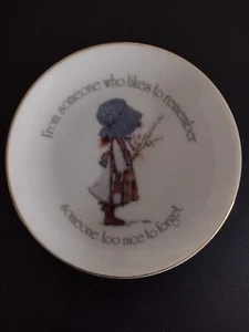 Holly Hobbie Vintage Porcelain 4" Collector's Plate - Picture 1 of 2