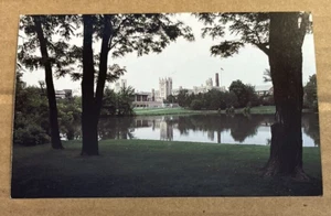 UNUSED POSTCARD - NORTHERN ILLINOIS UNIVERSITY, DeKALB, ILLINOIS - Picture 1 of 2
