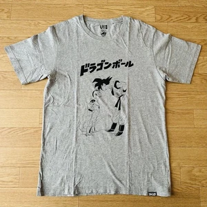 T-shirt UNIQLO UT Dragon Ball Freeza vs Goku taglia non applicabile - Foto 1 di 4