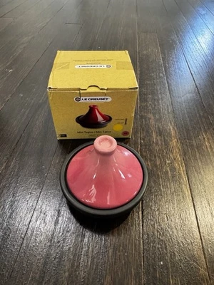 LE CREUSET MINI TAJINE ROSA TAGINE SET CUARZO ROSA GRES RARO AUTÉNTICO NUEVO EN CAJA Foto 1 de 4