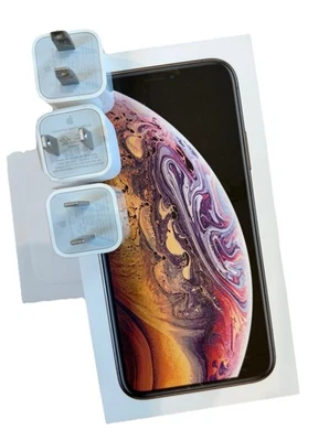 3x White Power Cube Charger US Plug, 4 Empty iPhone boxes - Image 1 of 4