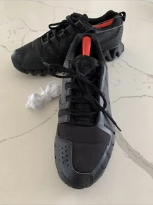 Herren Rebook ZigTech Running All Black Schuhe Größe 11 Sportschuhe XL Schnürsenkel Lesen - Bild 1 von 21
