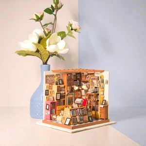 Robotime DIY Puppenhaus Miniaturen Holzhaus 1:24 Toms Buch Zimmer für Geschenke - Bild 1 von 14