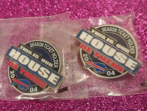 Buffalo Bills 2004 Season Ticket Holder Pin New Sealed Lot of 2 NFL Football AFC Cover