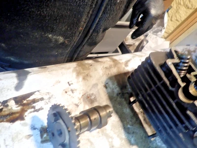 Árbol de levas Suzuki ALT 125 Foto 1 de 3