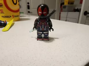 LEGO minifigure, CUSTOM PRINTED Deadpool - Picture 1 of 4