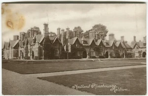 NEWLAND ALMSHOUSES, MALVERN - Worcestershire Postcard - Picture 1 of 2